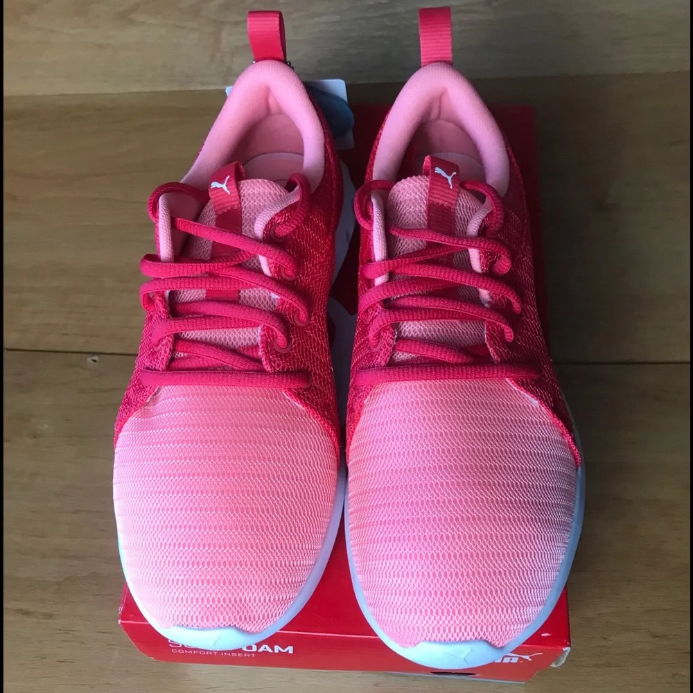 PUMA Soft Foam. Peach White 19997208 6.5C